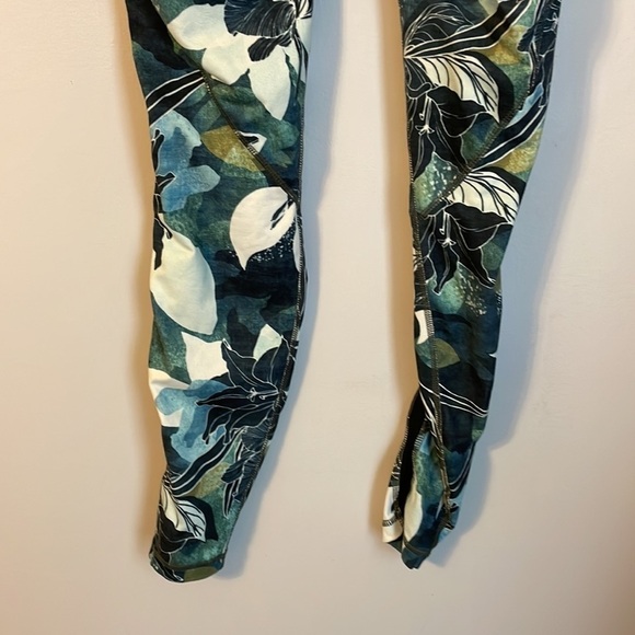 Athleta Chaturanga Tropical Print Leggings Size XXS - Picture 13 of 17